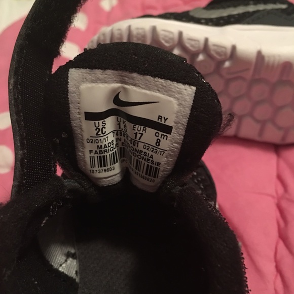 Toddler shoes - Picture 3 of 3